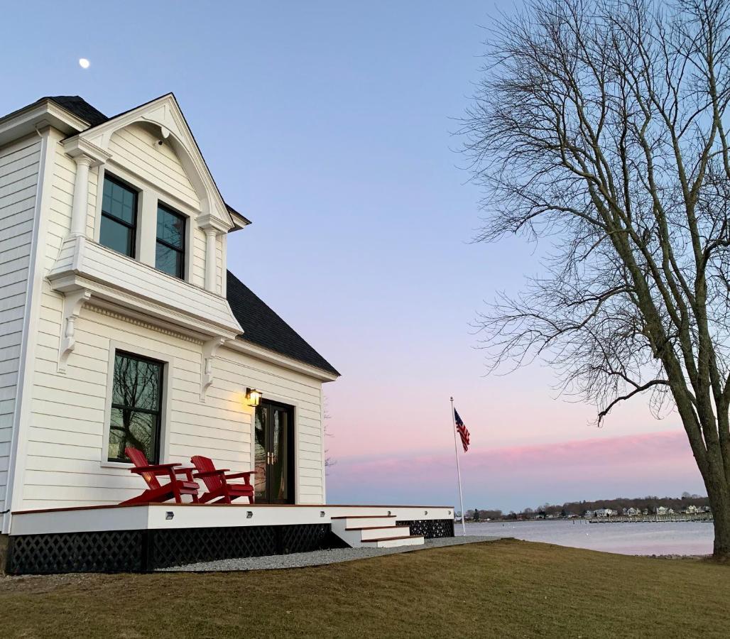 Harbor View Landing 호텔 미스틱 외부 사진