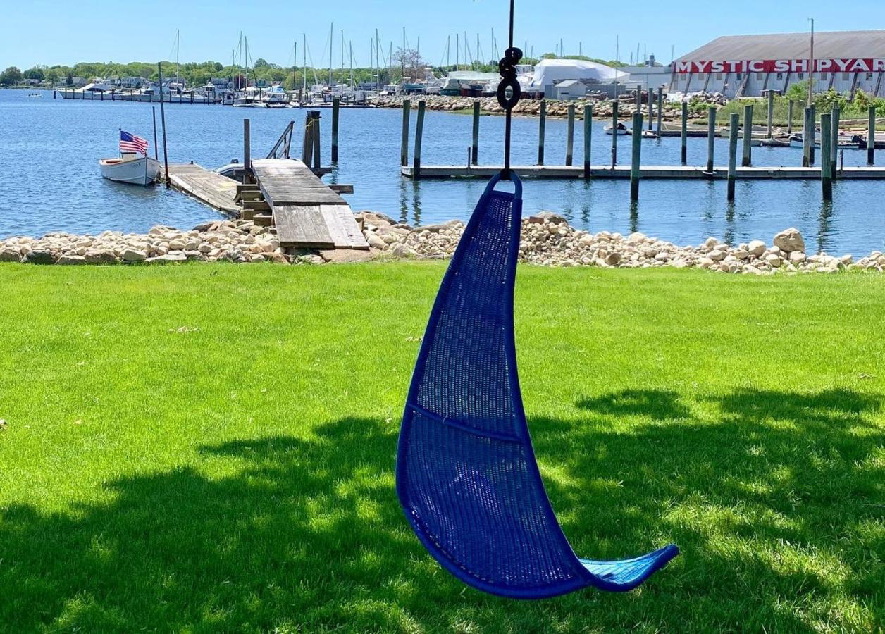 Harbor View Landing 호텔 미스틱 외부 사진