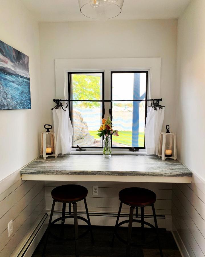 Harbor View Landing 호텔 미스틱 외부 사진