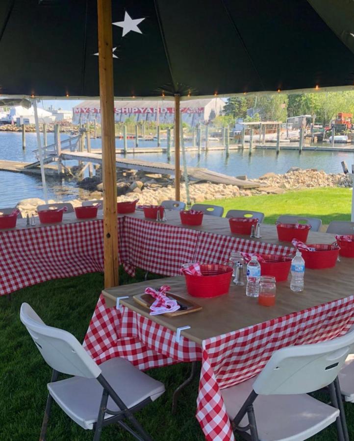 Harbor View Landing 호텔 미스틱 외부 사진