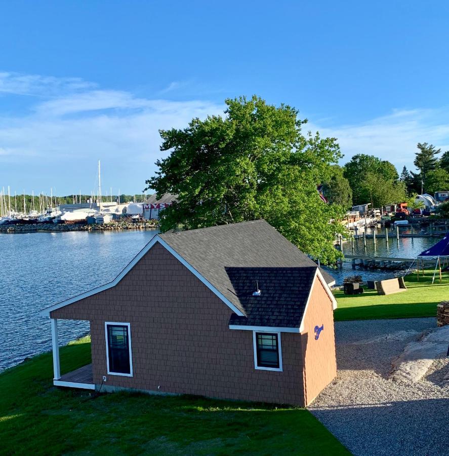 Harbor View Landing 호텔 미스틱 외부 사진